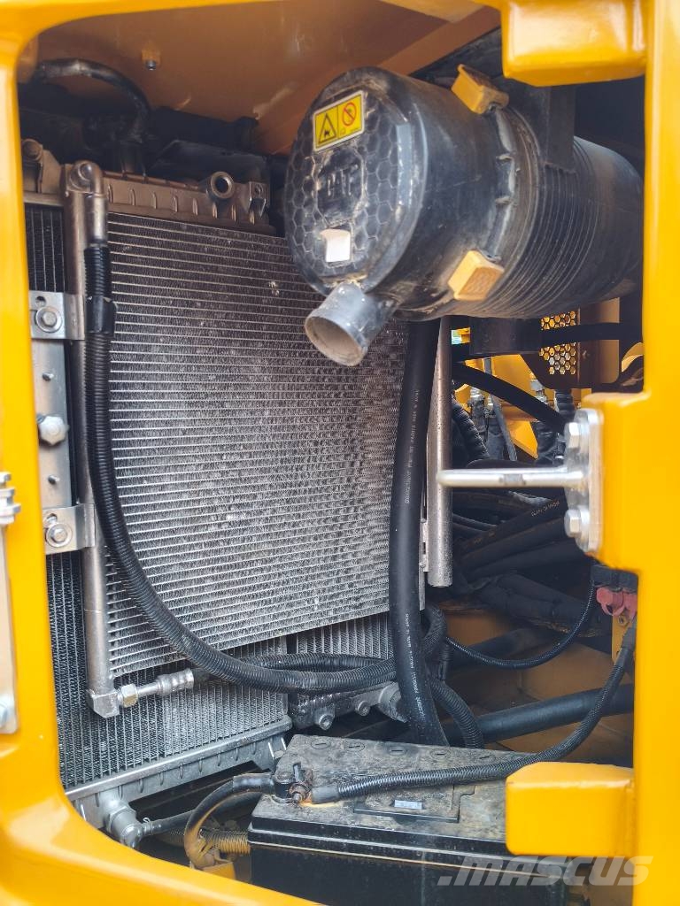 CAT 310 Kāpurķēžu ekskavatori