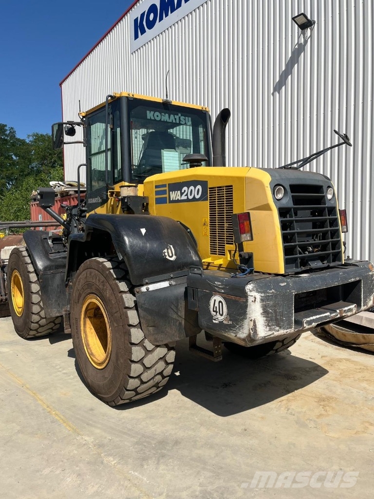 Komatsu WA 200-7 Cargadoras sobre ruedas