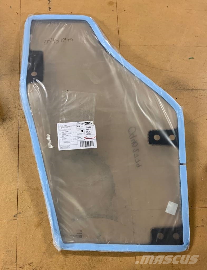 Deutz-Fahr AgroStar glas door DX 04402779, 0440 2779 キャビン及び内装