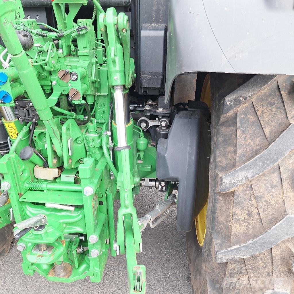 John Deere 6M115 الجرارات