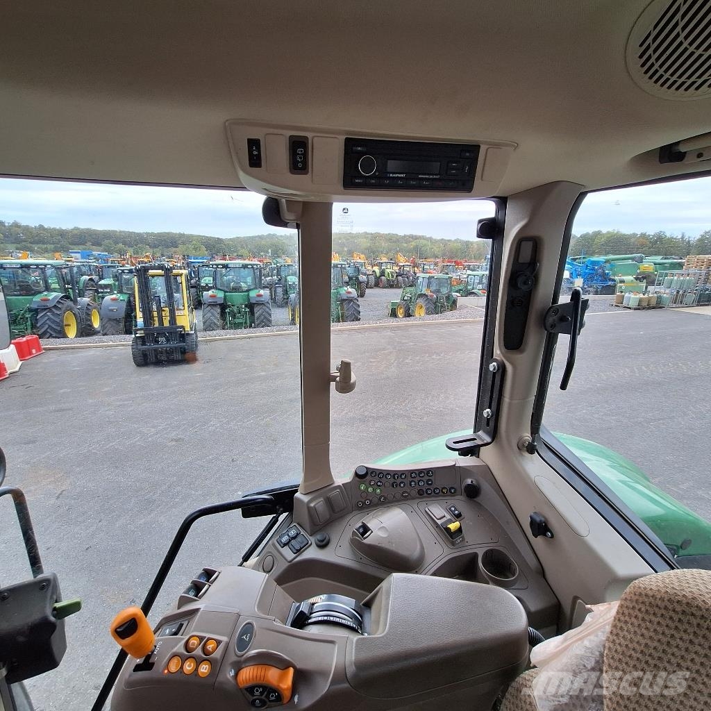 John Deere 6M115 الجرارات