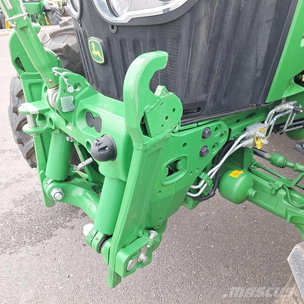 John Deere 6M115 Tractores