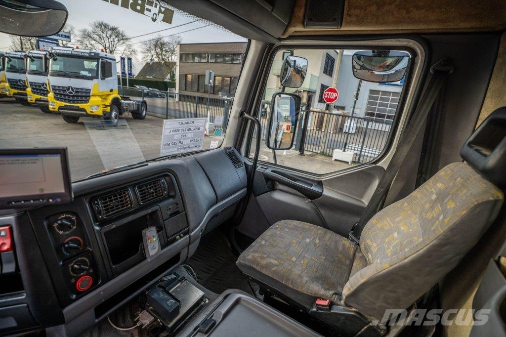 Renault MIDLUM 220 +ALU 9.500L+4 COMP 運油車