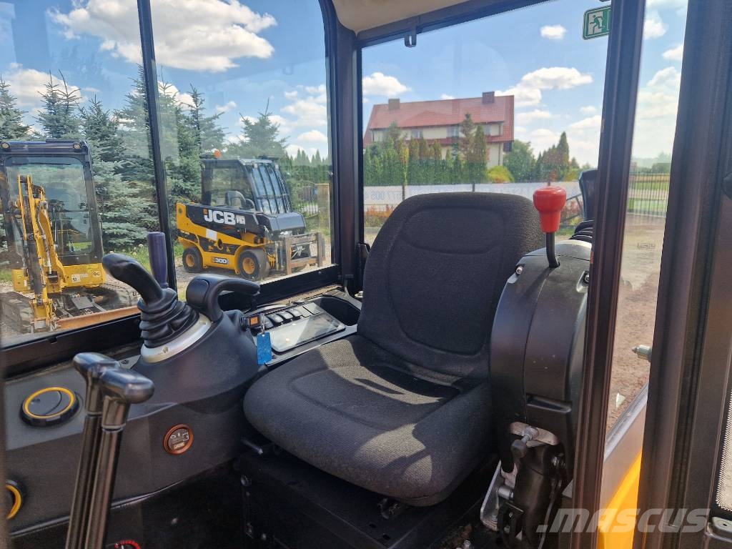 JCB 15 C-1 2019r  popokazowa  240mtg Mini ekskavatörler, 7 tona dek
