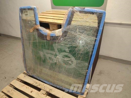 Steyr N 163 (C003544) front glass Cabins and interior