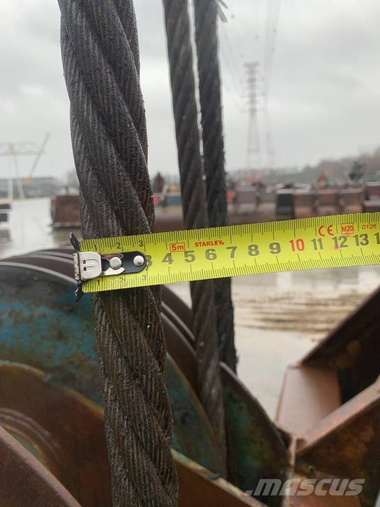 Verstegen 11M³ Clamshell Grab Grapples