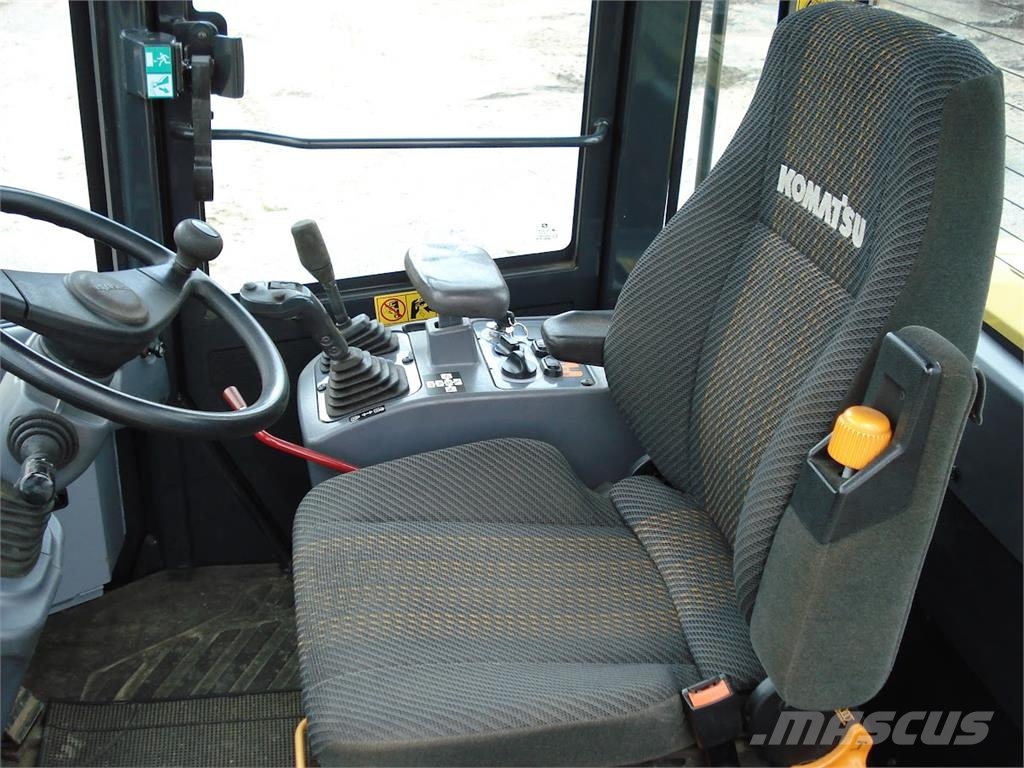 Komatsu WA320 PZ-6 Rataslaadurid