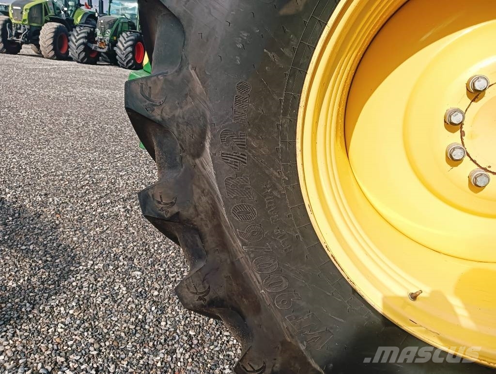 John Deere 8800 Forage harvesters