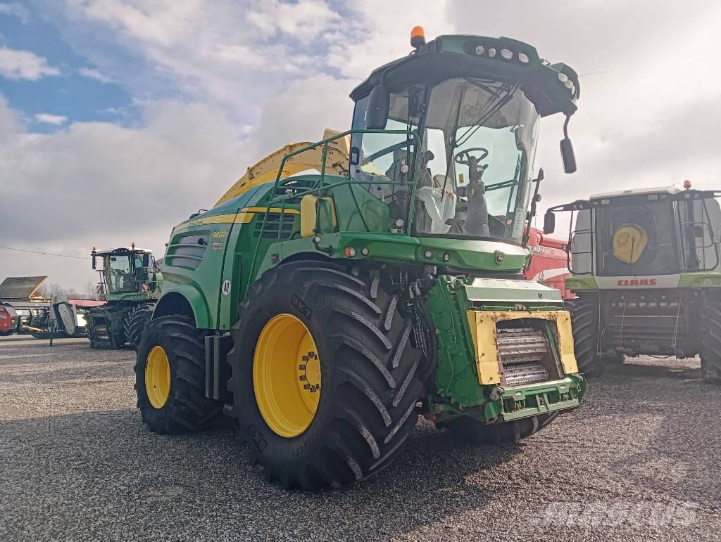 John Deere 8800 Forage harvesters