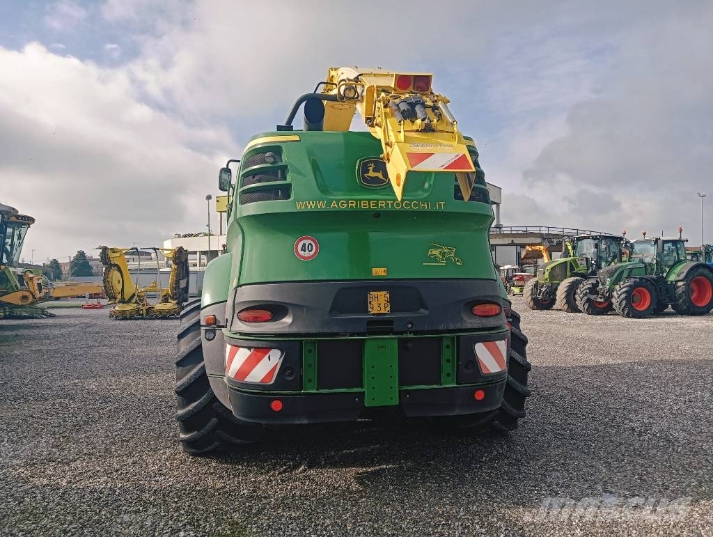 John Deere 8800 Forage harvesters