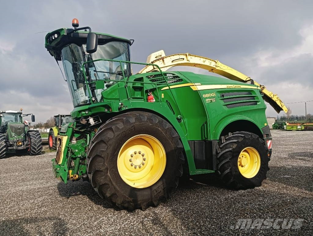 John Deere 8800 Forage harvesters
