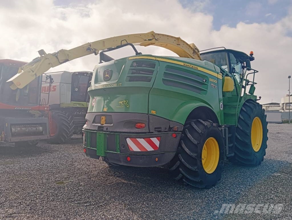 John Deere 8800 Forage harvesters