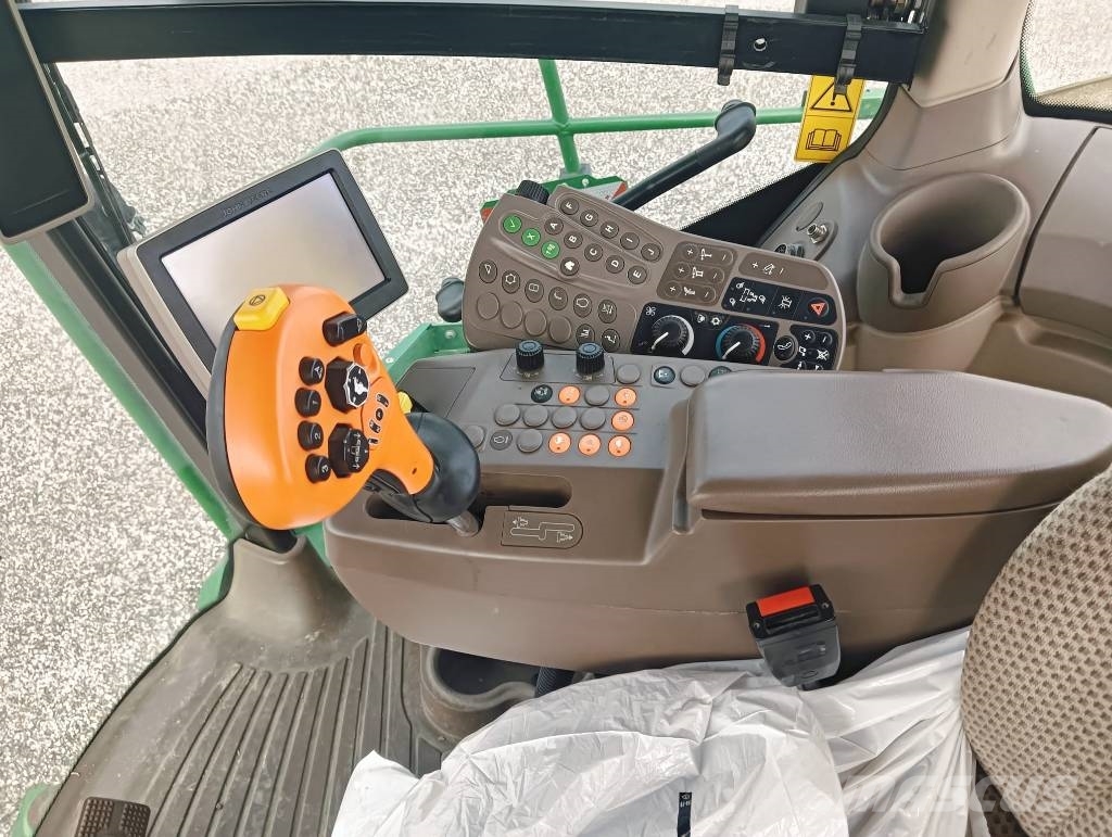 John Deere 8800 Forage harvesters