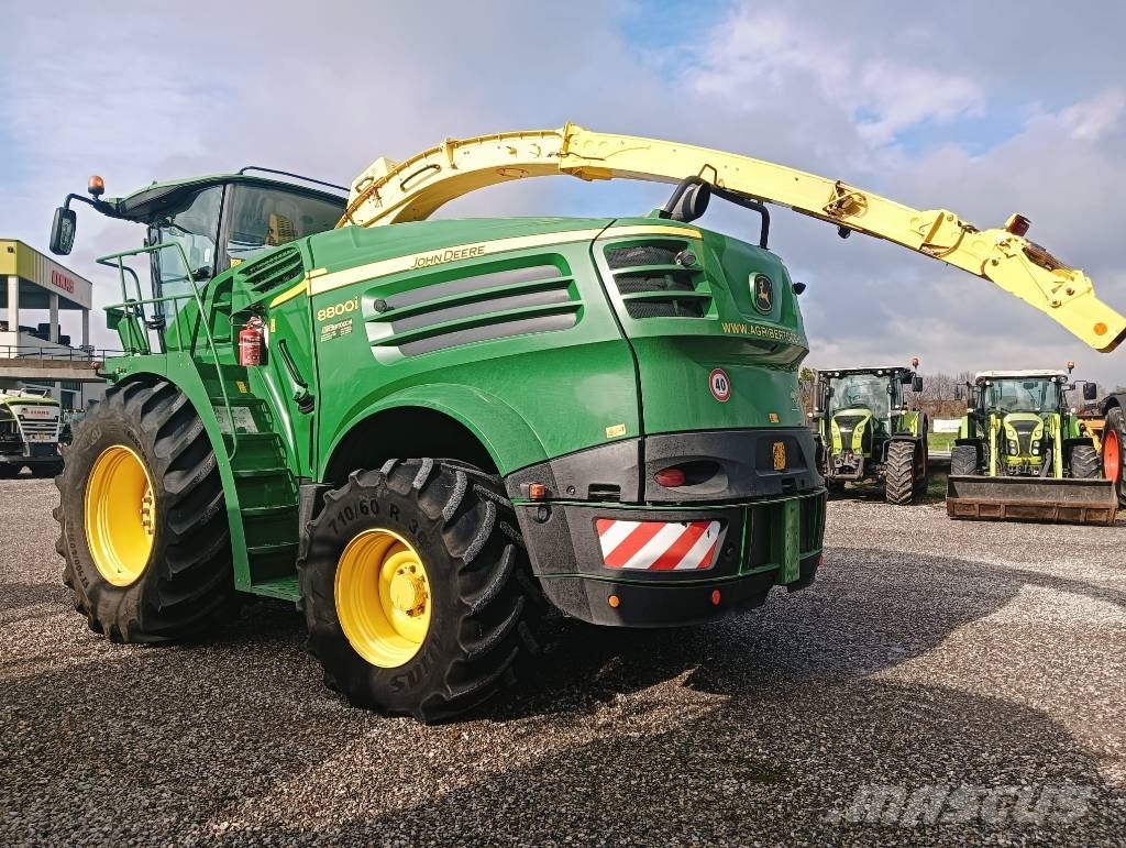 John Deere 8800 Forage harvesters