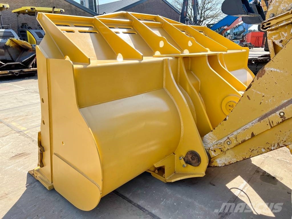 CAT 988K Bucket - New / Unused Buckets