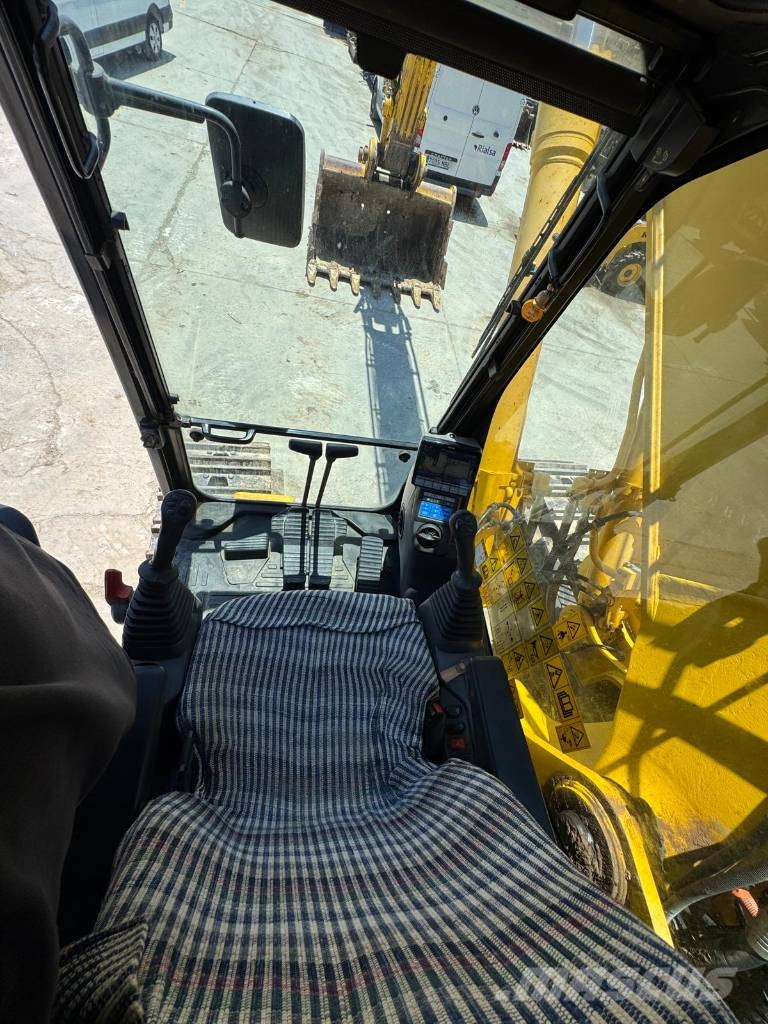 Komatsu HB365LC-3E0 HYBRID Excavadoras de cadenas