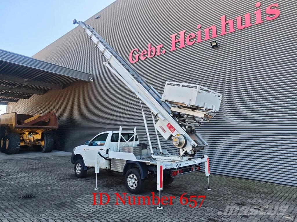 Toyota Hilux 4x2 Klaas Shorty 25 Billyftar