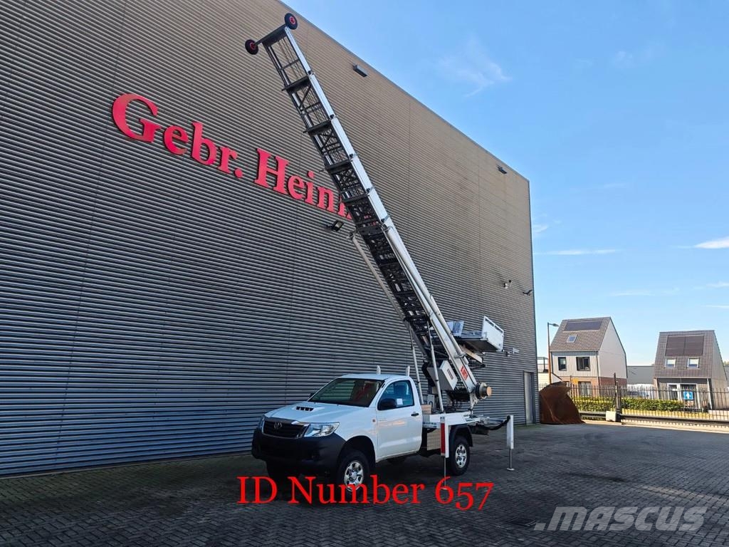 Toyota Hilux 4x2 Klaas Shorty 25 Billyftar