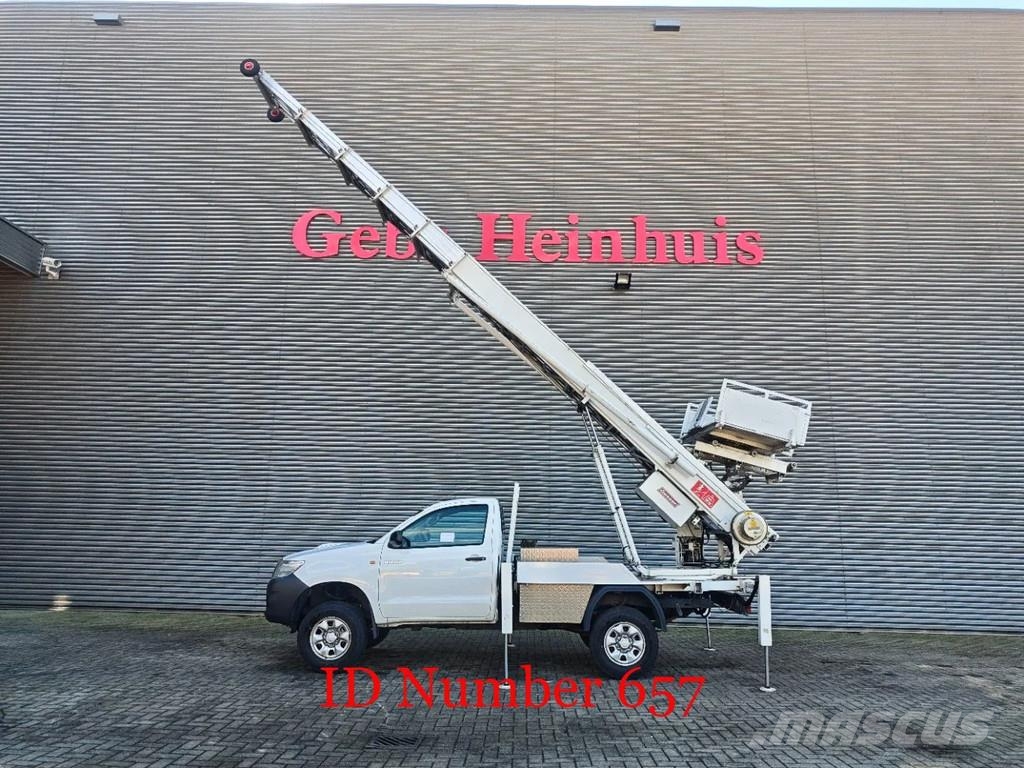 Toyota Hilux 4x2 Klaas Shorty 25 Billyftar