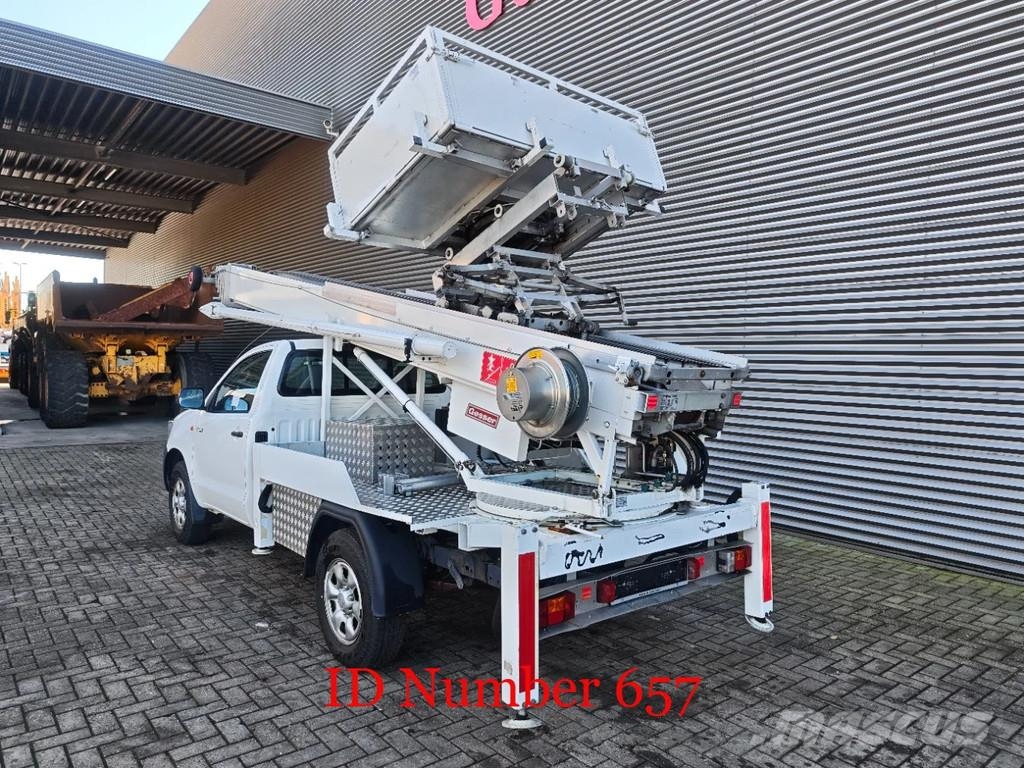 Toyota Hilux 4x2 Klaas Shorty 25 Billyftar