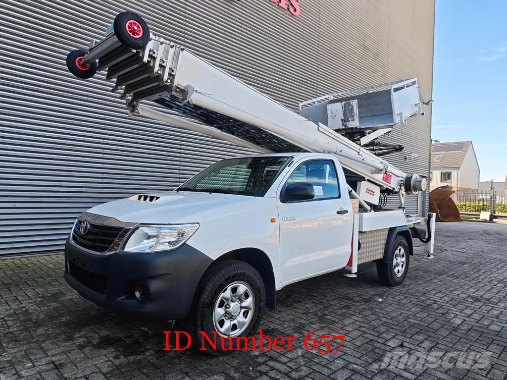 Toyota Hilux 4x2 Klaas Shorty 25 Billyftar