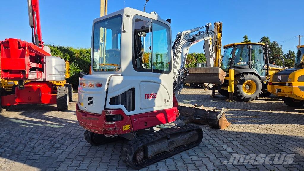 Takeuchi TB 225 Mini excavators < 7t