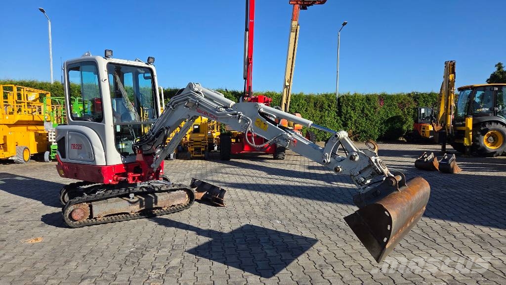 Takeuchi TB 225 Mini excavators < 7t