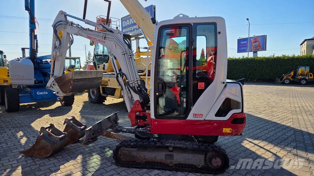 Takeuchi TB 225 Mini excavators < 7t