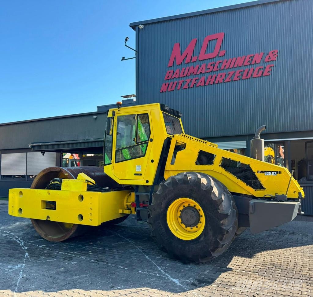 Bomag BW 225 D-3 Trilrolwalsen