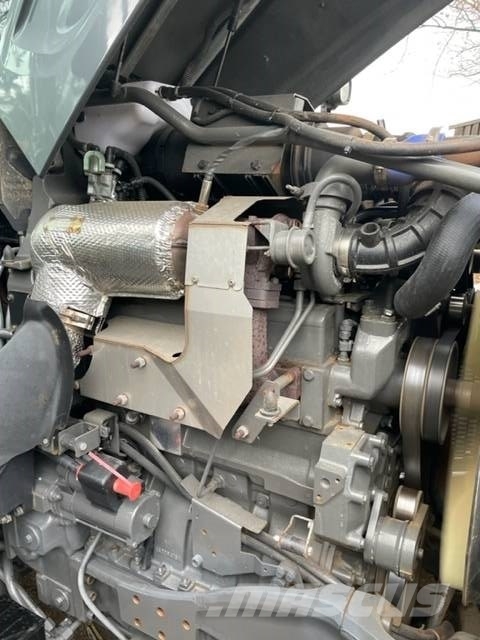 Valtra N123 HiTech-5 트랙터