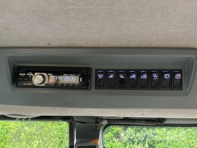 Valtra N123 HiTech-5 트랙터