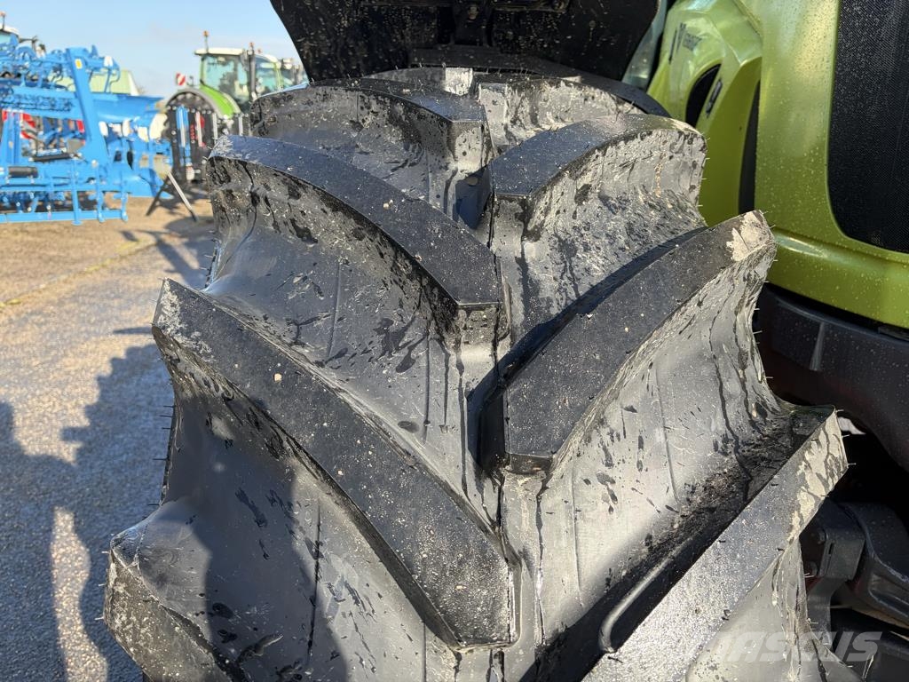 CLAAS AXION 830 CEBIS Traktori