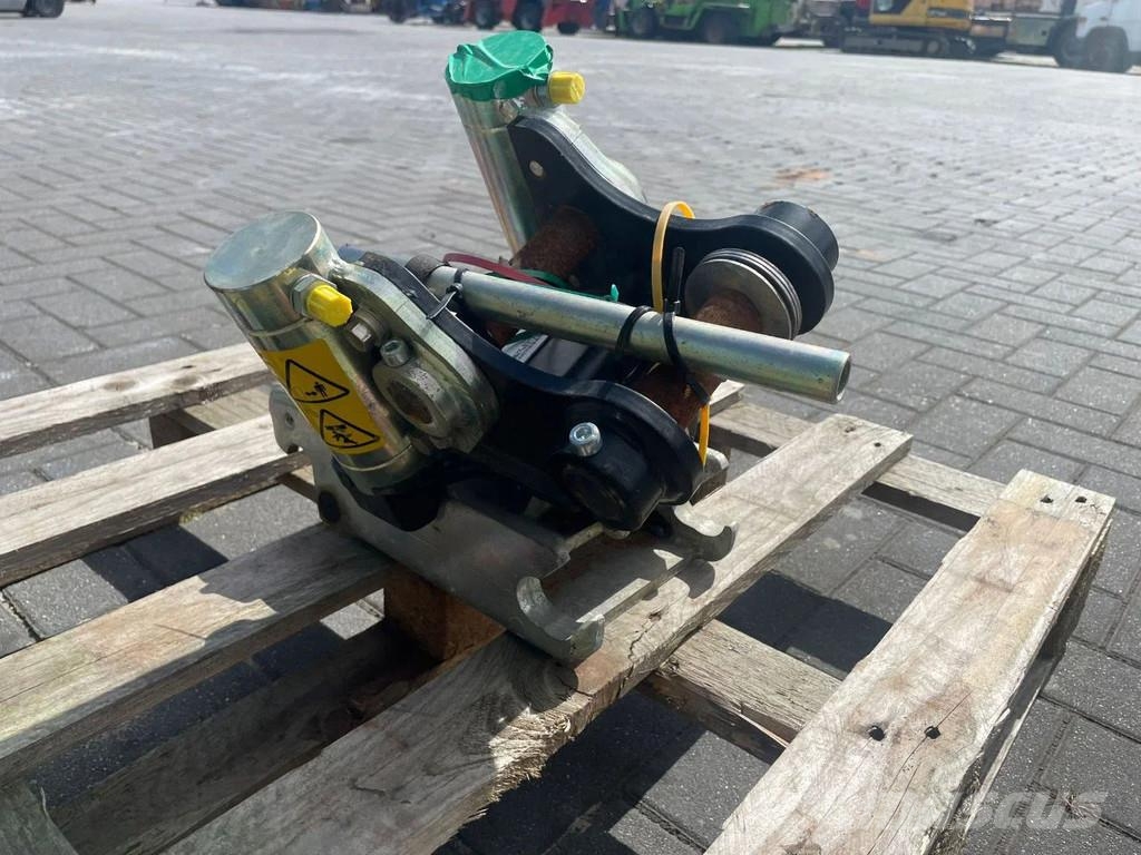 Steelwrist TMX S30 -180HA | TILT QUICKCOUPLER | TILTING COUPL Rotators