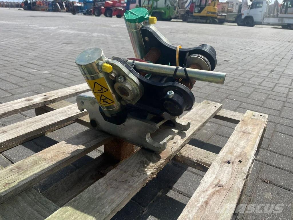 Steelwrist TMX S30 -180HA | TILT QUICKCOUPLER | TILTING COUPL Rotators
