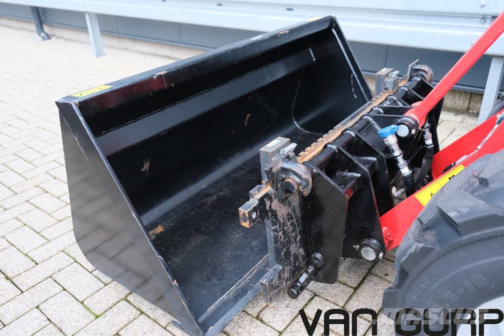 Manitou MLA3-35H Колесни товарачи