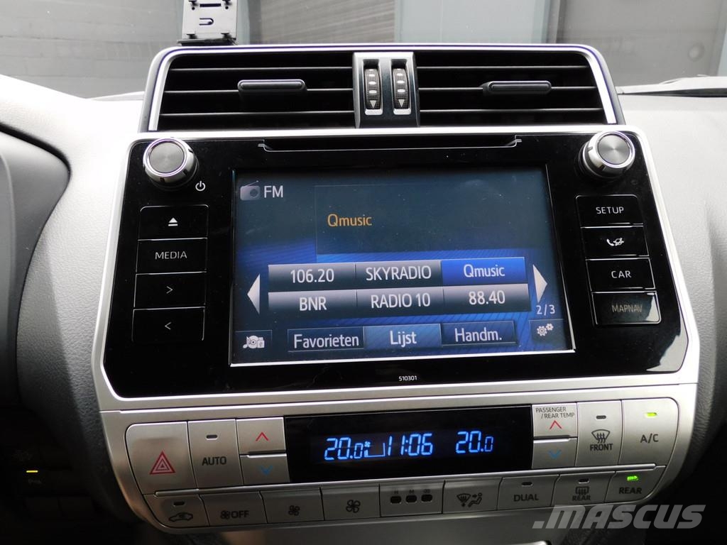 Toyota Land Cruiser 2.8 D-4D-F Challenger Window Van 1e E مركبات عابرة البلاد