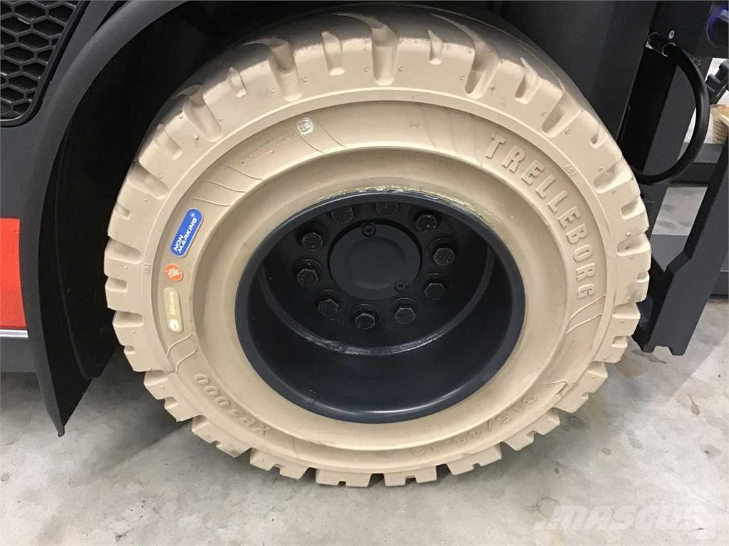 Linde E35L 电动叉车