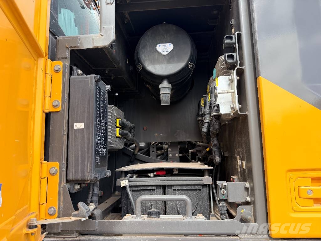 Volvo EC300E L Crawler excavators