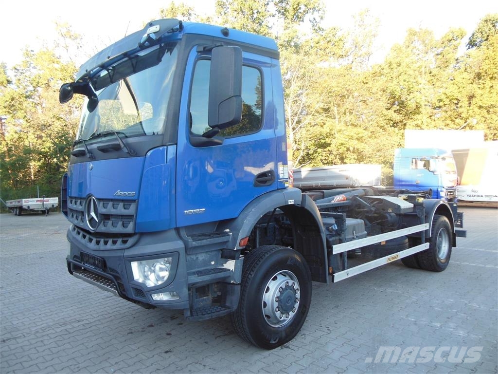 Mercedes-Benz Mercedes Benz Arocs 1832, 4x4, Hákový nosič kontej Camiões Ampliroll