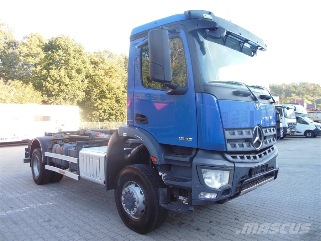 Mercedes-Benz Mercedes Benz Arocs 1832, 4x4, Hákový nosič kontej Camiões Ampliroll