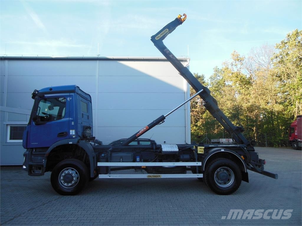 Mercedes-Benz Mercedes Benz Arocs 1832, 4x4, Hákový nosič kontej Camiões Ampliroll