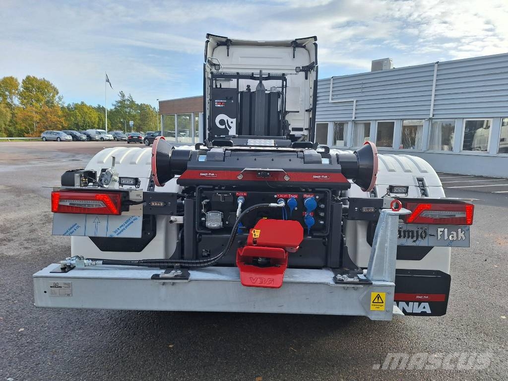 Scania R590 8X4*4 工程吊钩车