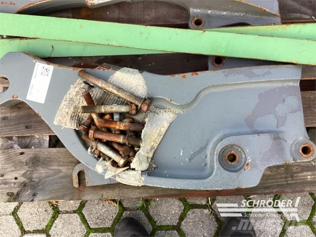 Fendt FRONTLADERANBAUTEILE 714-820 Etukuormaimet ja kaivuulaitteet