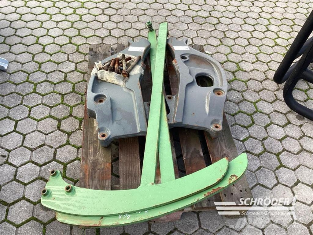 Fendt FRONTLADERANBAUTEILE 714-820 Etukuormaimet ja kaivuulaitteet