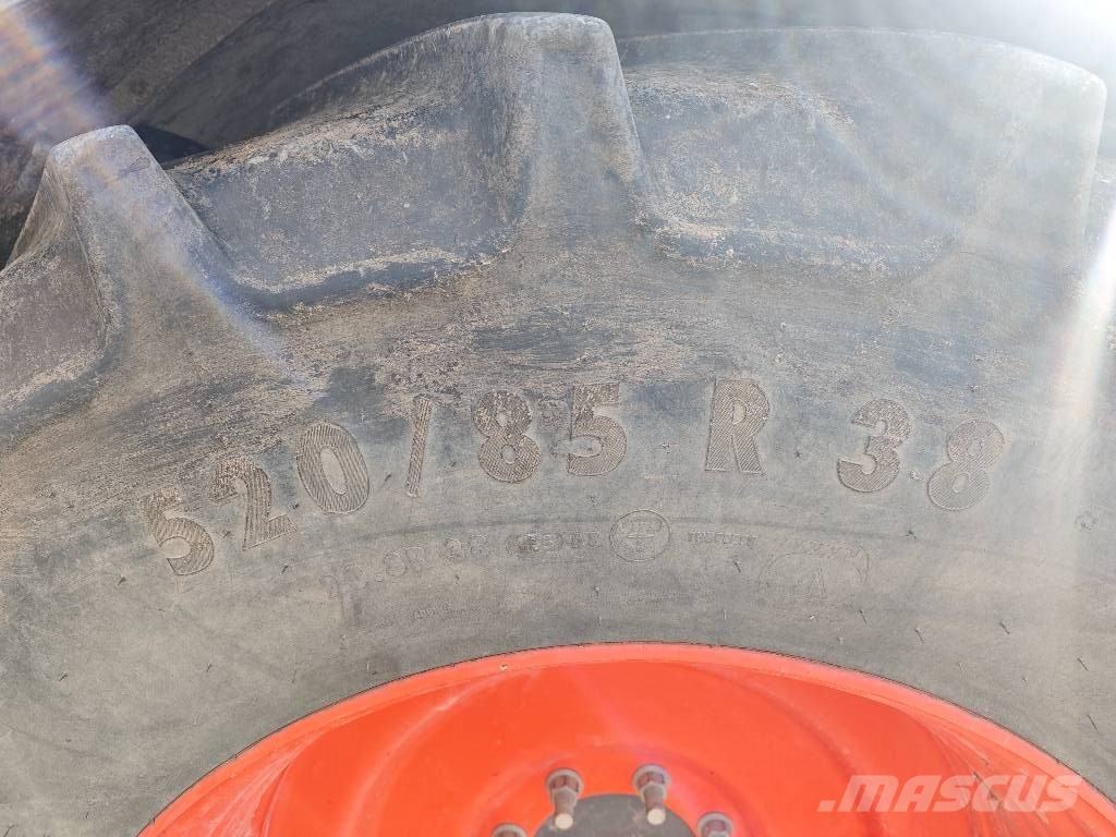 Kubota M 7-133 STANDARD Tractors