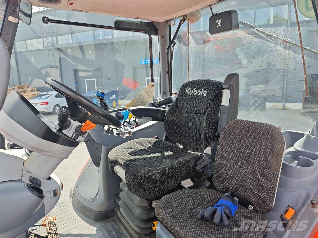 Kubota M 7-133 STANDARD Tractors
