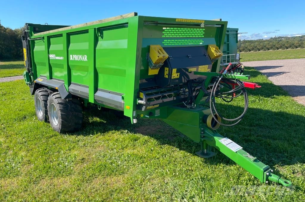 Pronar N 262/1 Fastgödselspridare 14 ton Mestverspreider