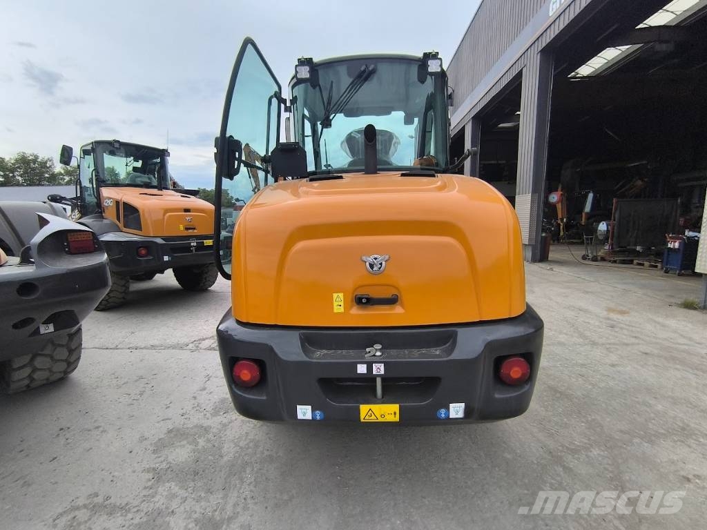 CASE 221 F Skid steer loaders