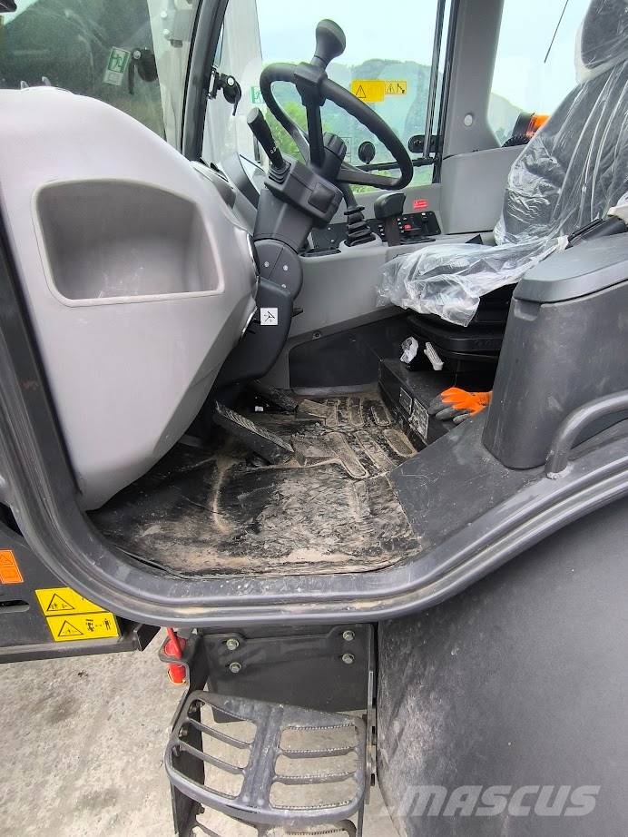 CASE 221 F Skid steer loaders