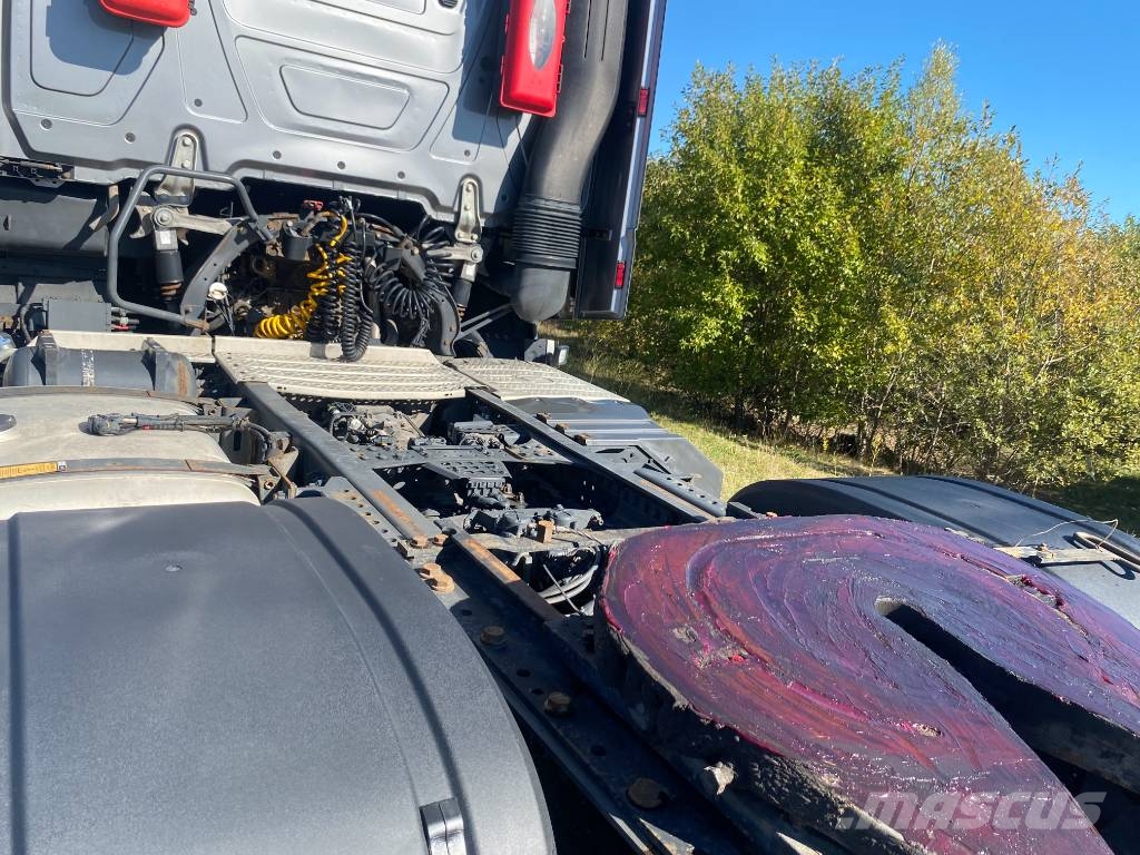 Mercedes-Benz Actros 2553 Sadulveokid